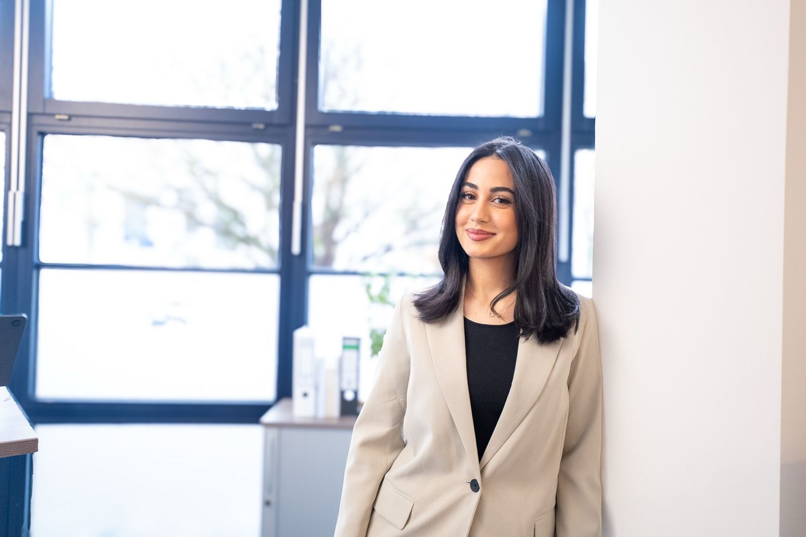 Jasmin Al-Ahmad, Administrative Mitarbeiterin bei der Barock Academy